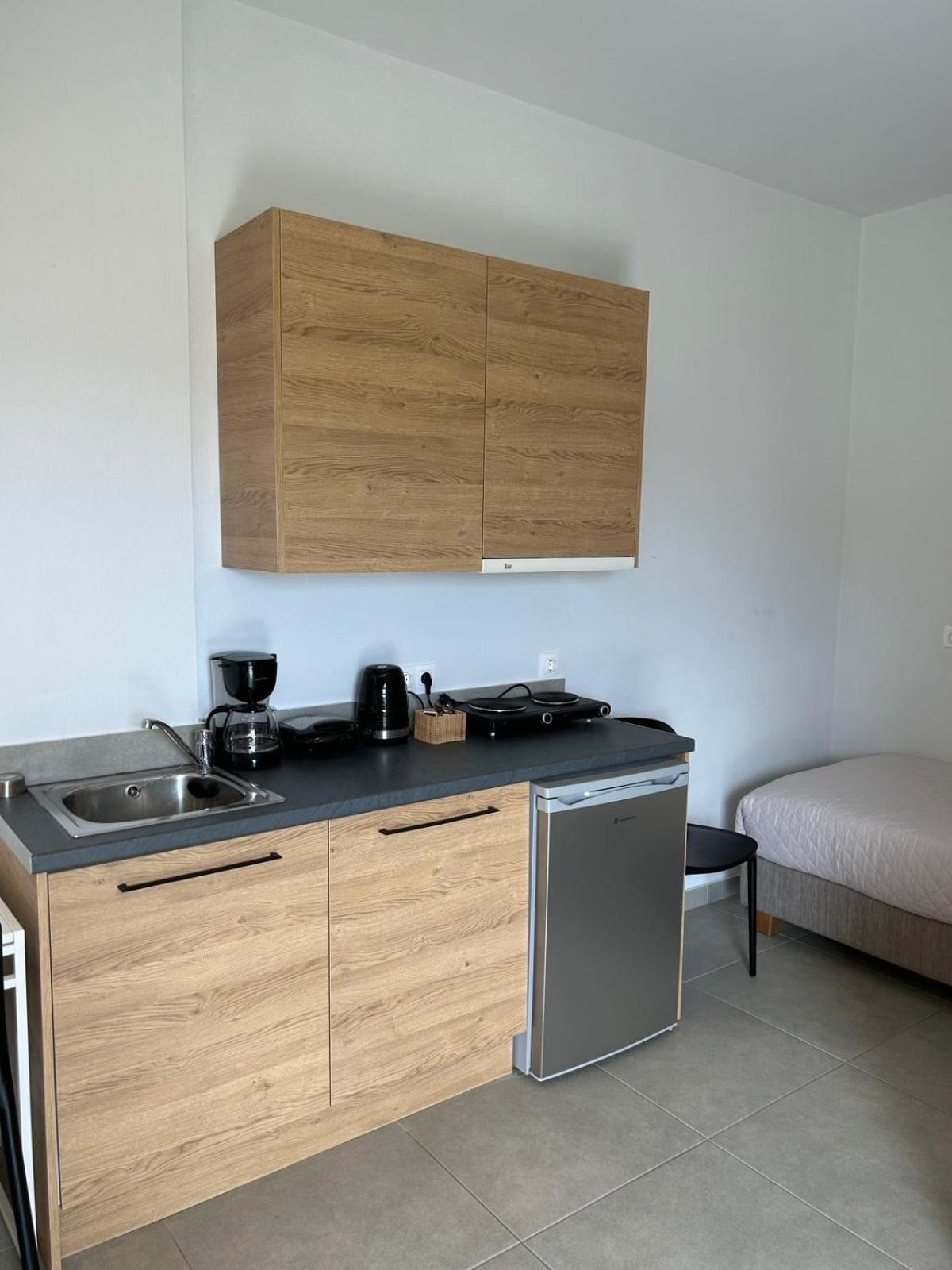 Euphoria Blue Studio Apartments Artemida  Camera foto